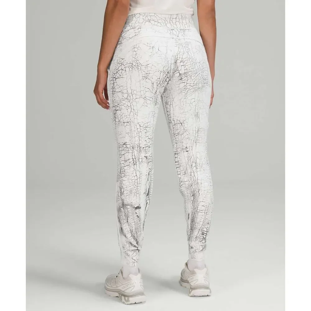 Lululemon Warm Down Jogger 7/8 Length Thread Dye White Black Pants Size 4 - Picture 5 of 11
